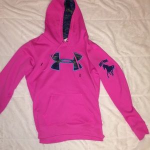 Perfect condition hot pink under armour sweatshirt